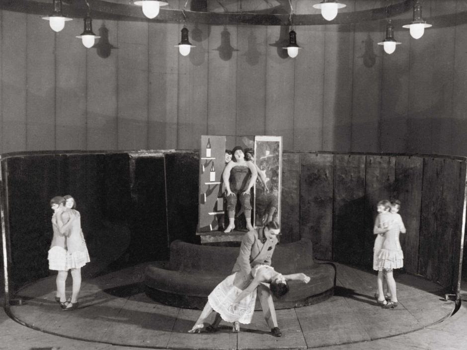 photo of stage performance from the early 1900s